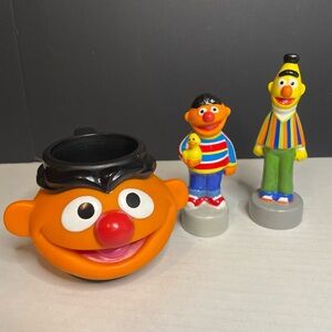 Bert & Ernie Vintage Cup Mug 1995 And Salt & Pepper Shakers. Sesame Street